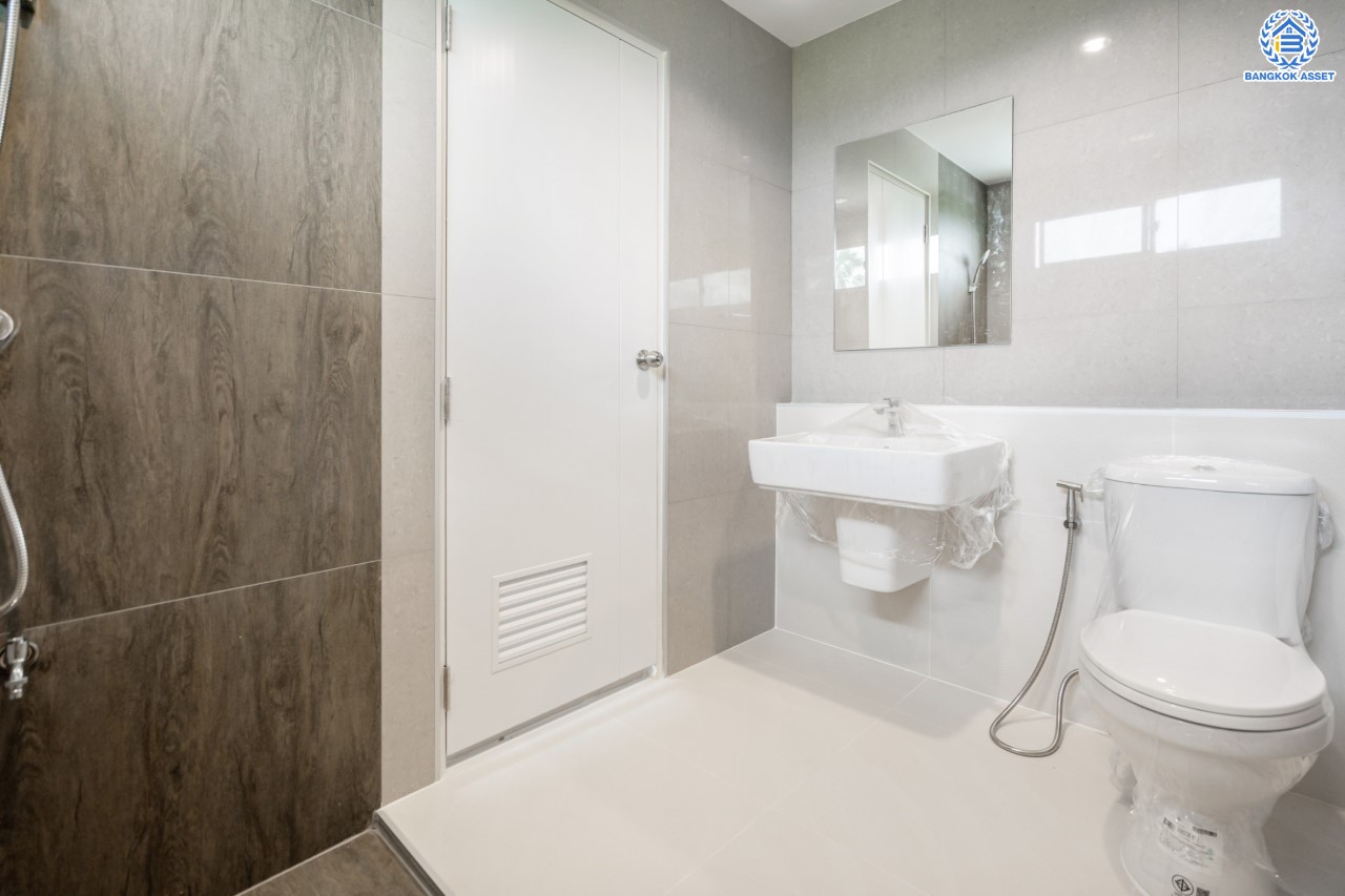 บ้านมือสองตกแต่งใหม่ คุณภาพแบรนด์ LH ม.ชัยพฤกษ์ ราชพฤกษ์-แจ้งวัฒนะ หลังมุม เนื้อที่ 58.8 ตร.ว. ฟังก์ชัน 3 ห้องนอน 3 ห้องน้ำ 2 ที่จอดรถ ภายในตกแต่งหรูหรา บนทำเลศักยภาพติดถนนราชพฤกษ์ เชื่อมสู่แจ้งวัฒนะได้อย่างรวดเร็ว และเพียง 10 นาทีถึงรถไฟฟ้า "สถานีบางรักใหญ่"...